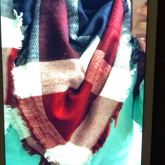 Accessories - Blanket Scarf